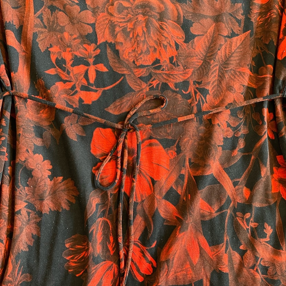 H&M Maternity Top! - Picture 2 of 4